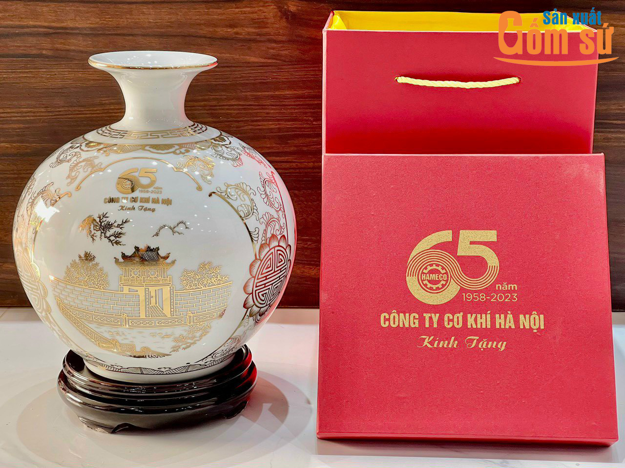 B&igrave;nh h&uacute;t lộc thường được d&ugrave;ng l&agrave;m qu&agrave; tặng cuối năm