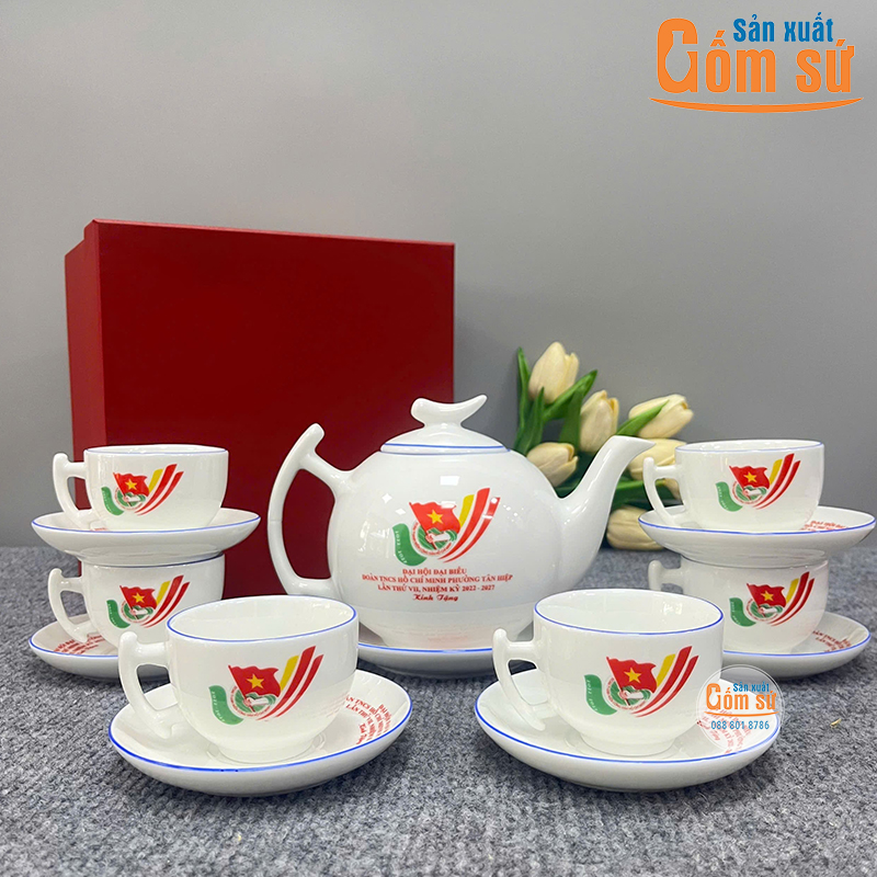 Bộ ấm ch&eacute;n B&aacute;t Tr&agrave;ng bưởi c&agrave;nh chỉ xanh in logo