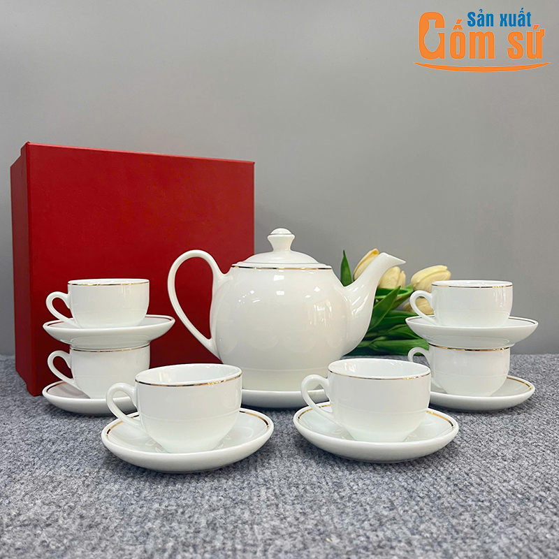 Bộ tr&agrave; d&aacute;ng Minh Long chỉ v&agrave;ng