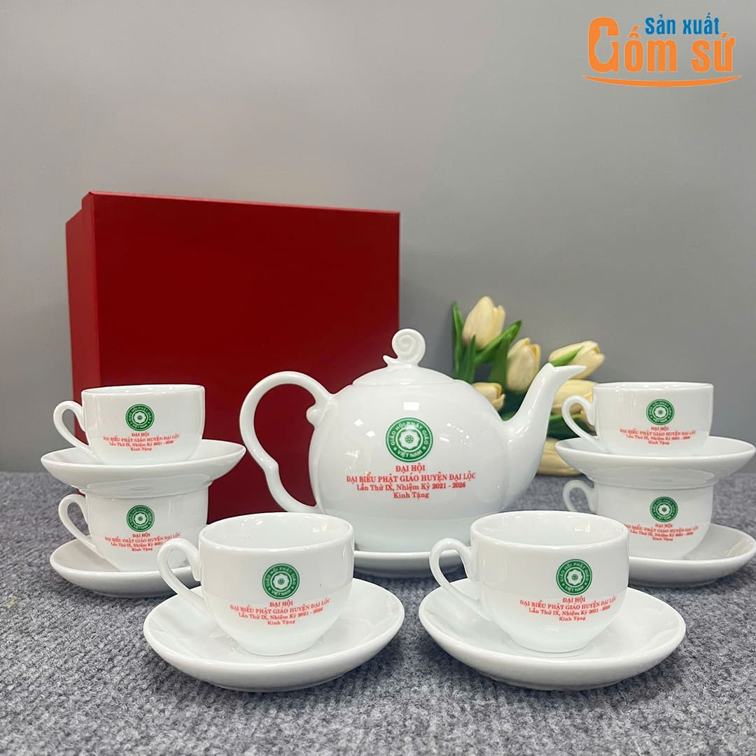 Bộ ấm ch&eacute;n trắng bưởi xoắn in logo Đại hội đại biểu Phật Gi&aacute;o