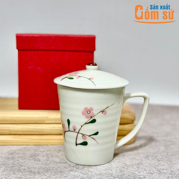 Cốc sứ B&aacute;t Tr&agrave;ng c&oacute; nắp