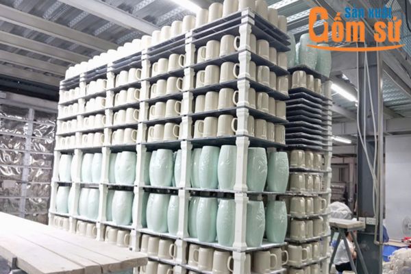 ly sứ in logo tại sản xuất gốm sứ