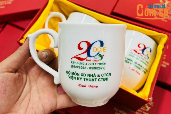 Ly sứ có nắp an toàn cho sức khỏe Ly sứ có nắp an toàn cho sức khỏe