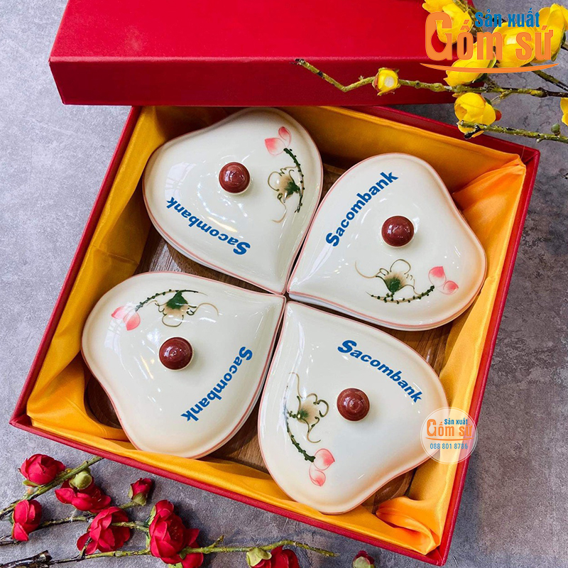 Khay mứt tết gốm sứ l&agrave;m qu&agrave; tặng tết cho kh&aacute;ch h&agrave;ng