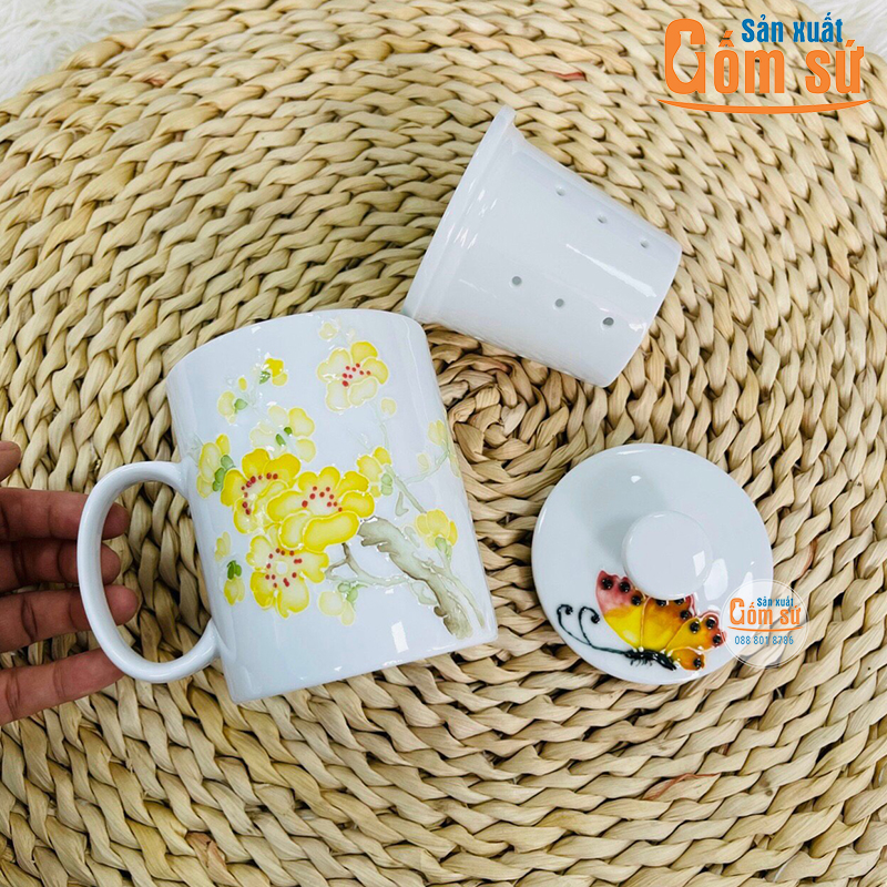 ly sứ in logo l&agrave;m qu&agrave; tặng tết cho kh&aacute;ch h&agrave;ng
