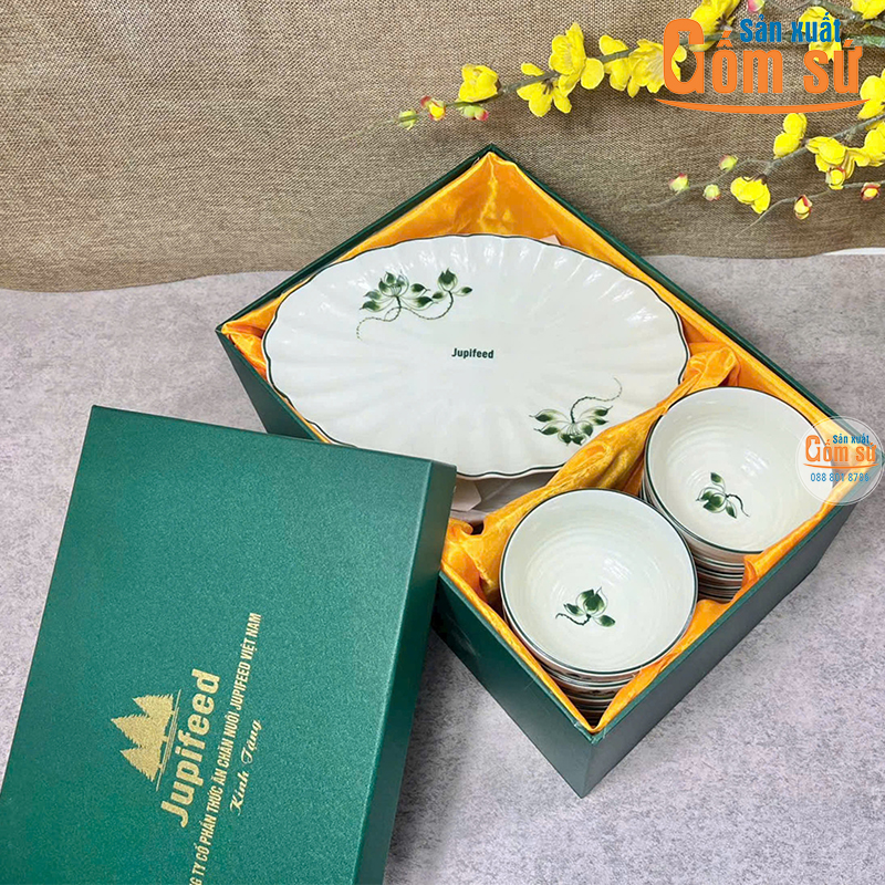Tặng qu&agrave; tết tri &acirc;n kh&aacute;ch h&agrave;ng