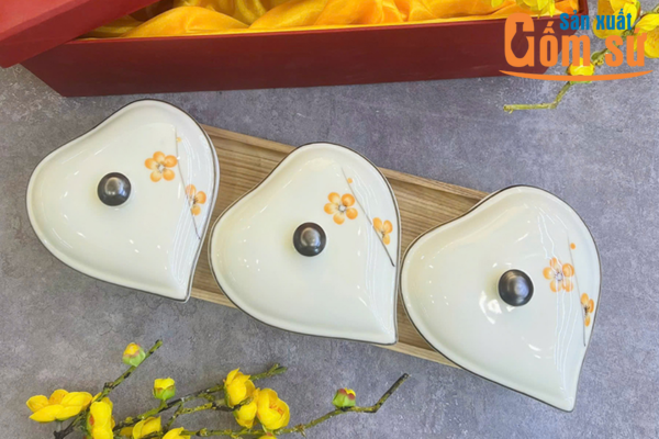 Quà tặng đại hội đảng hủ đựng bánh mứt 1 Quà tặng đại hội đảng hủ đựng bánh mứt 1