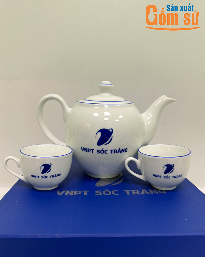 Bộ ấm ch&eacute;n in logo l&agrave; một m&oacute;n qu&agrave; &yacute; nghĩa
