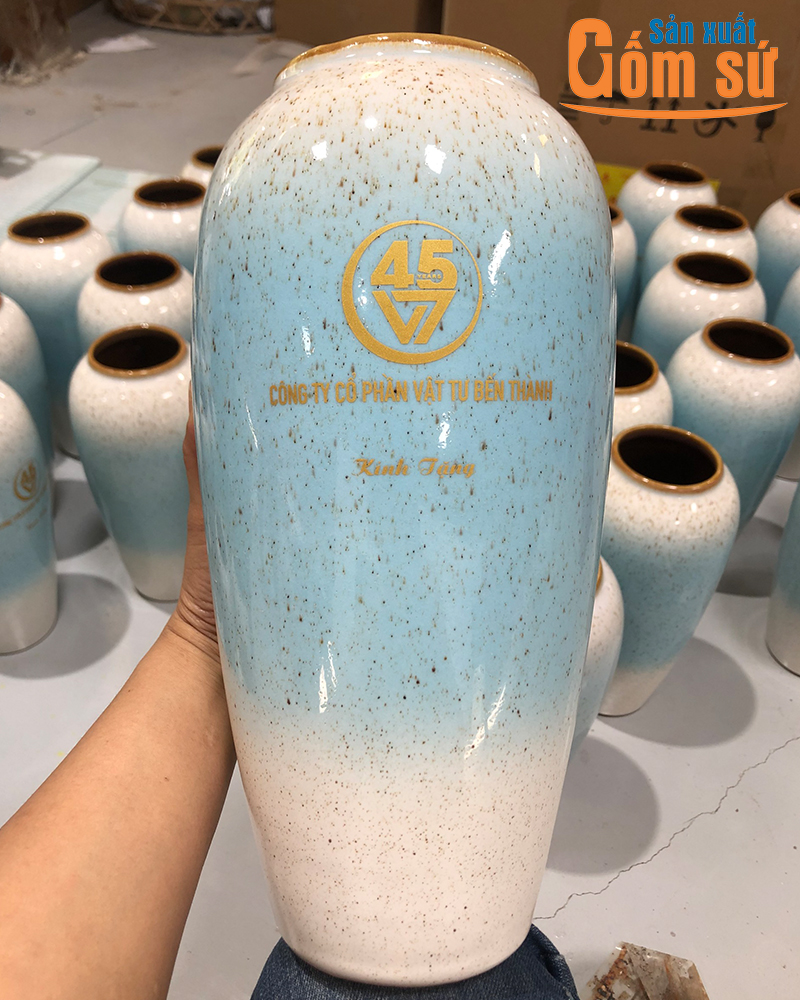Lọ hoa in logo l&agrave;m qu&agrave; tặng quảng c&aacute;o
