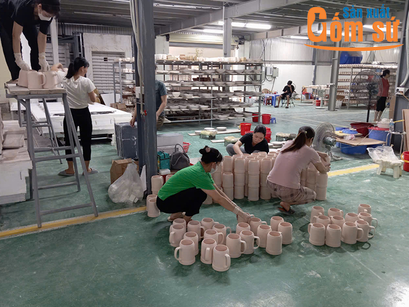 Nh&agrave; m&aacute;y sản xuất gốm sứ tại T&acirc;n B&igrave;nh