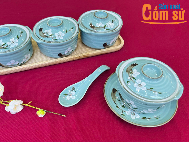 Thố chưng yến men m&agrave;u c&oacute; gi&aacute; th&agrave;nh cao hơn